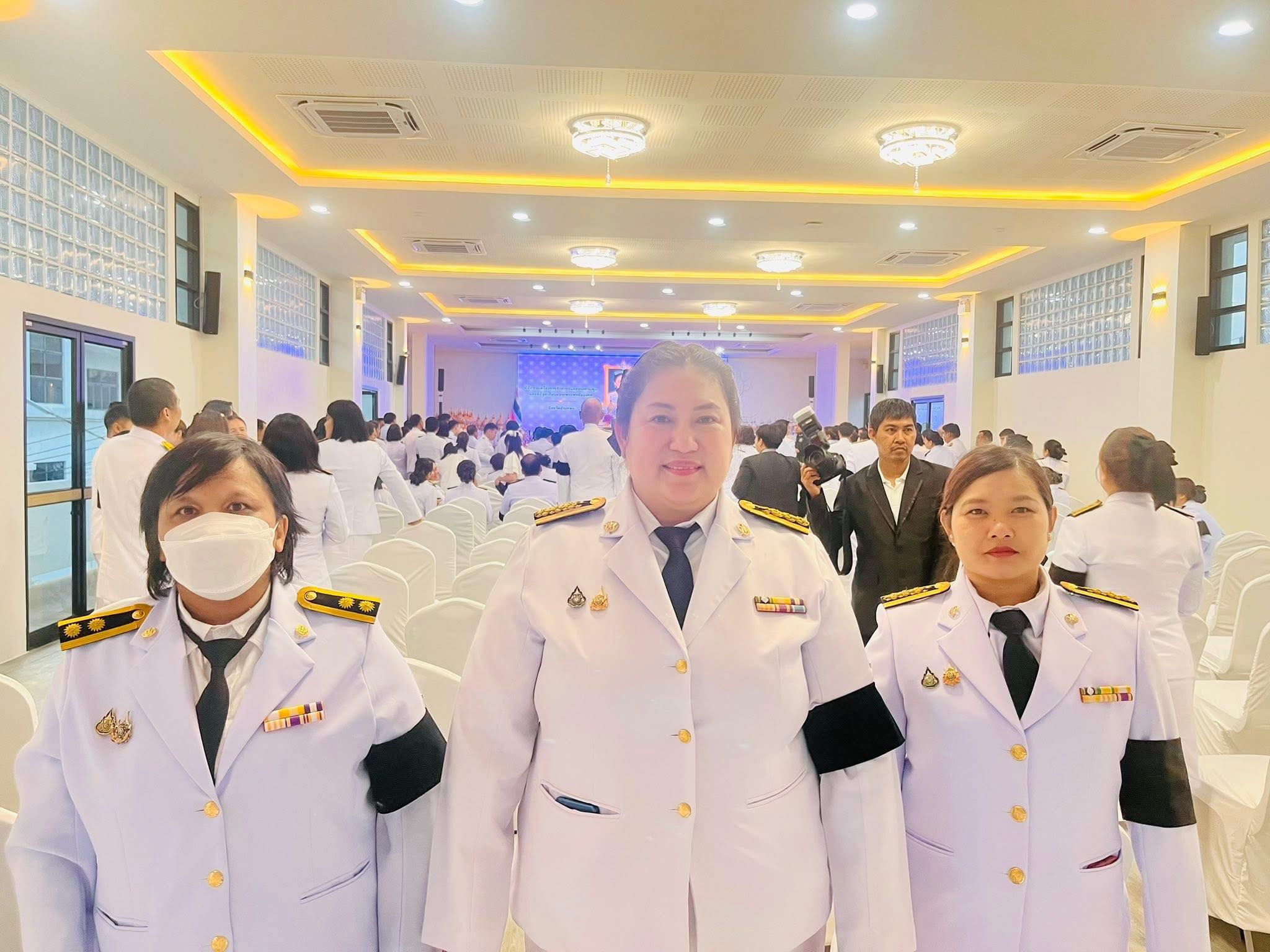 title - พสกนิกรชาวอ่างทอง พร้อมใจจุดเทียนชัยถวายพระพรชัยมงคล เนื่องในโอกาสพระราชพิธีมหามงคลเฉลิมพระชนมพรรษา 4 รอบ สมเด็จพระนางเจ้าสุทิดา พัชรสุธาพิมลลักษณ พระบรมราชินี